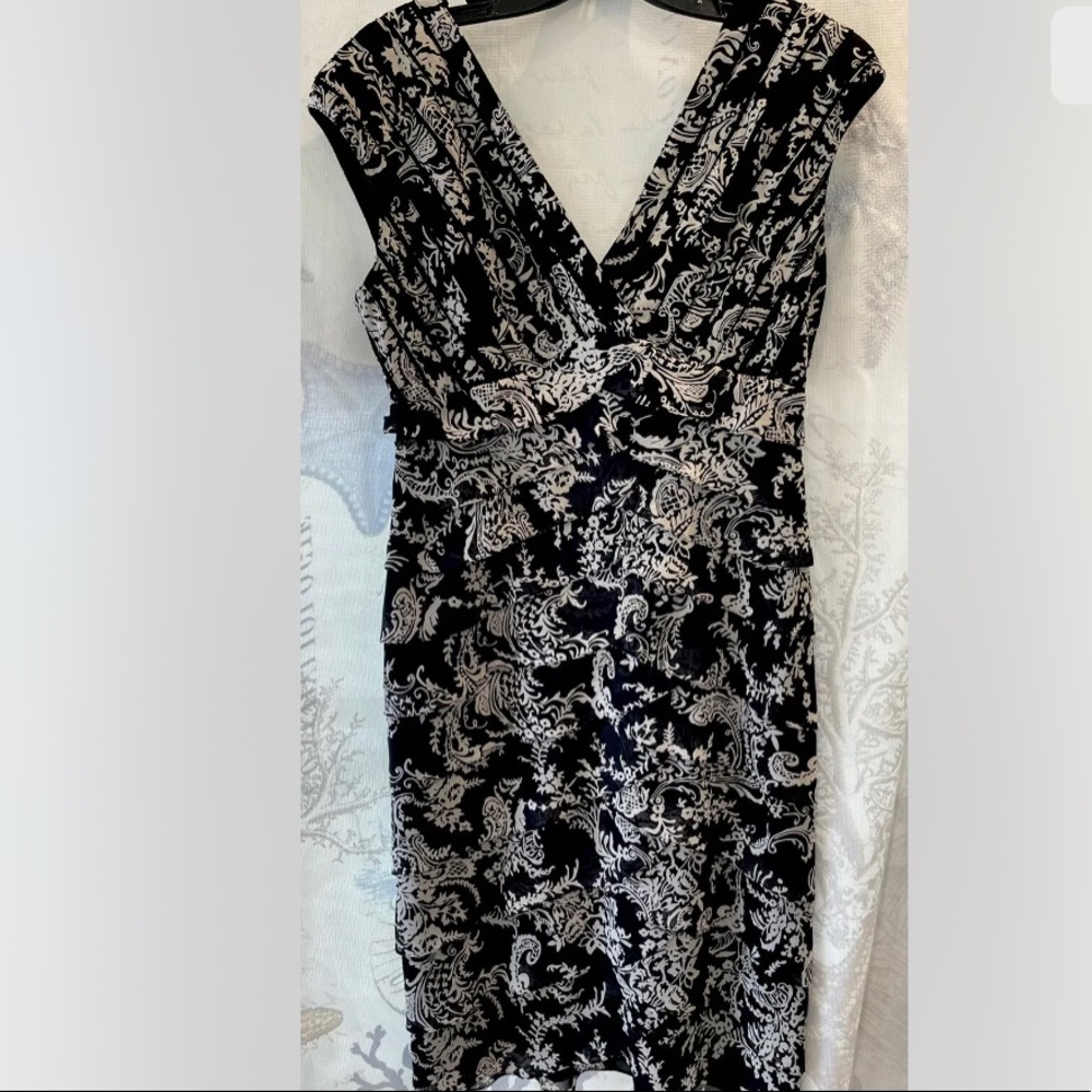 Adrianna Papell Tiered Ruffled Dress Size 6 Lovely
